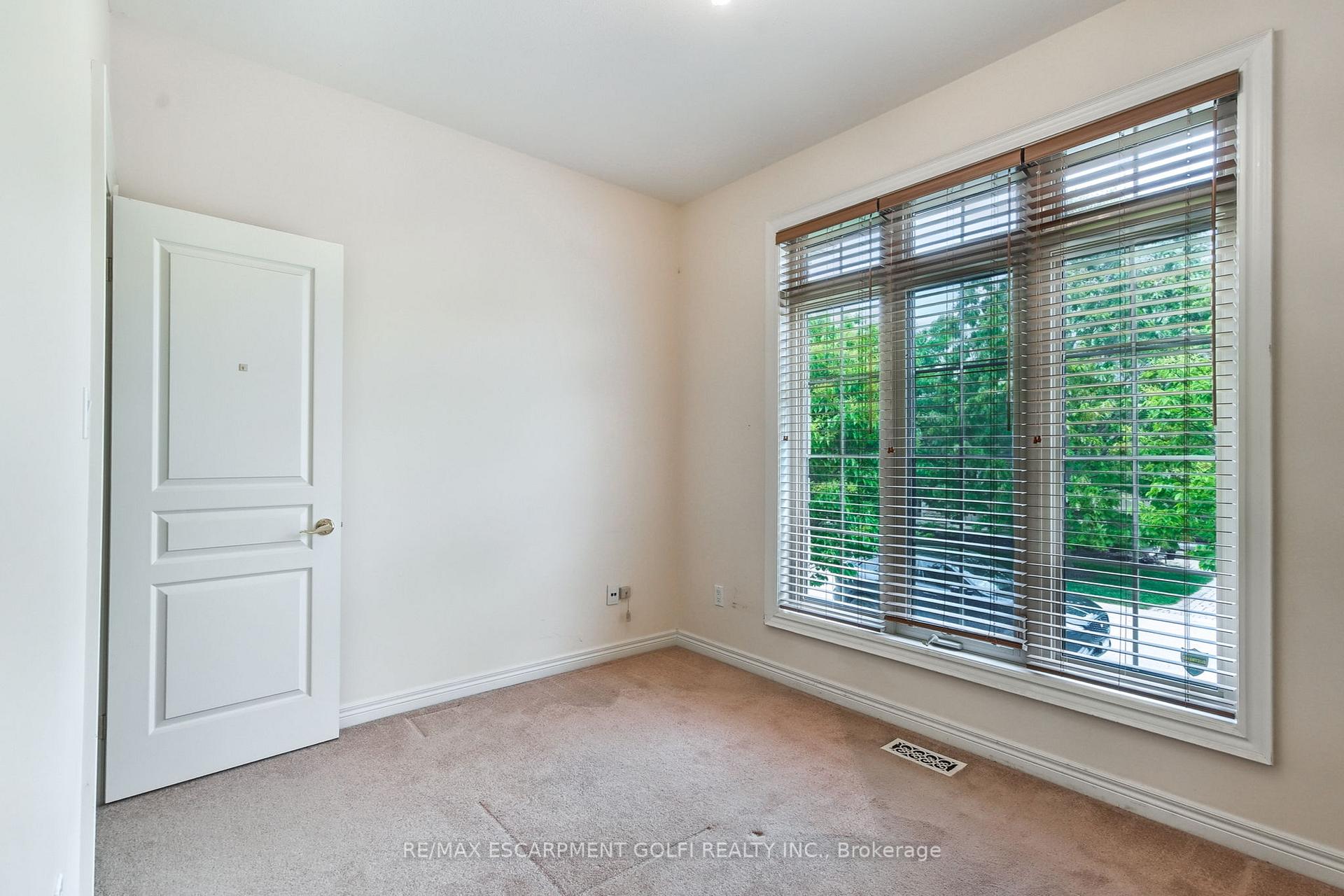 Photo 23 of Unit 16, 35 Scullers Way, St. Catharines, Martindale Pond — HOMEH