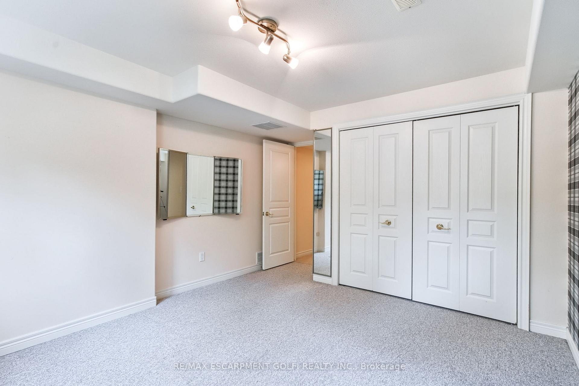 Photo 27 of Unit 16, 35 Scullers Way, St. Catharines, Martindale Pond — HOMEH