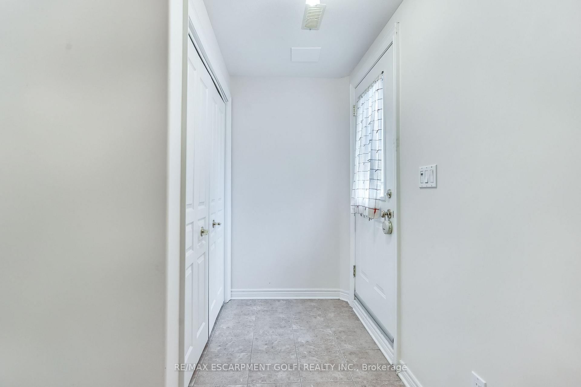 Photo 32 of Unit 16, 35 Scullers Way, St. Catharines, Martindale Pond — HOMEH