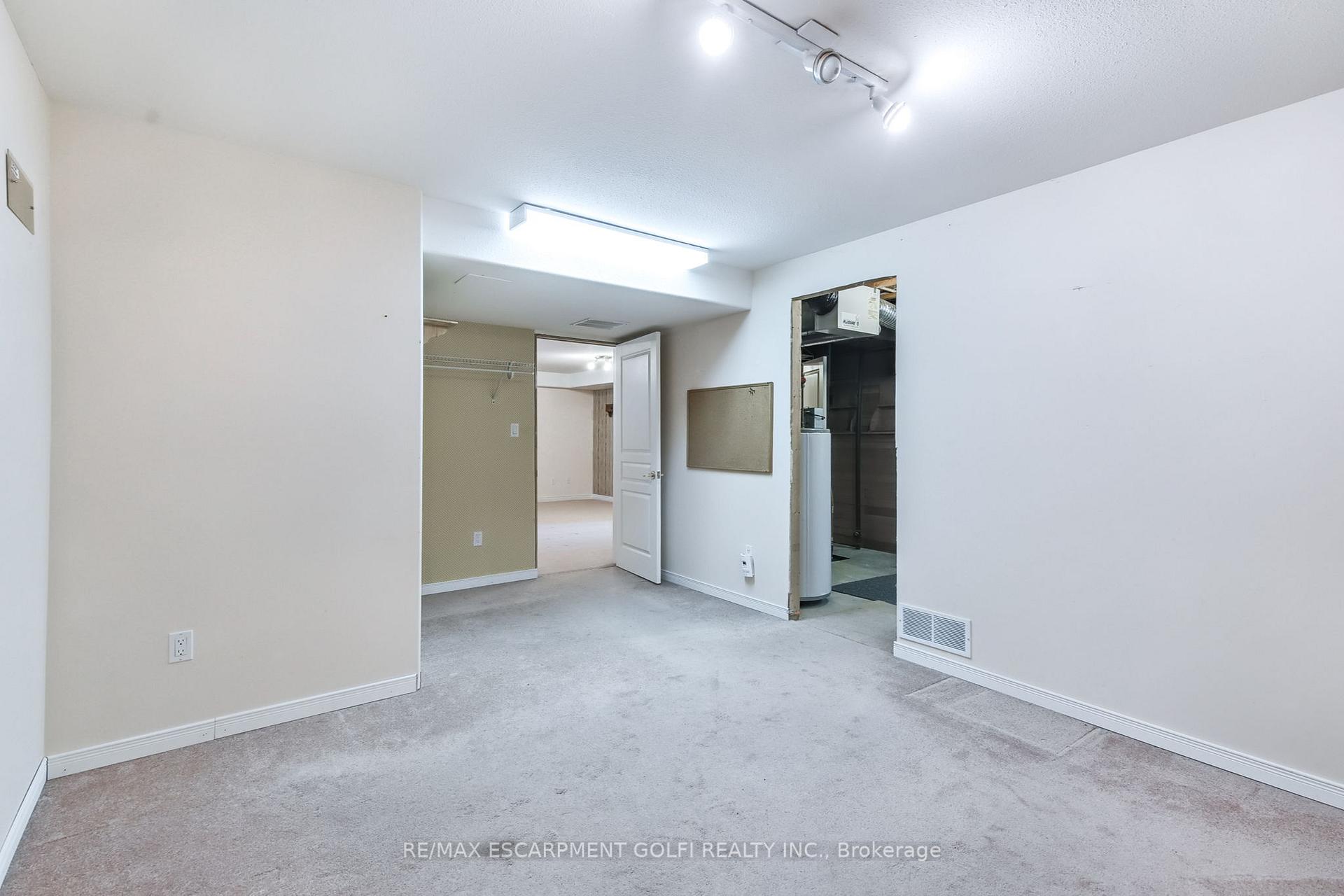 Photo 33 of Unit 16, 35 Scullers Way, St. Catharines, Martindale Pond — HOMEH