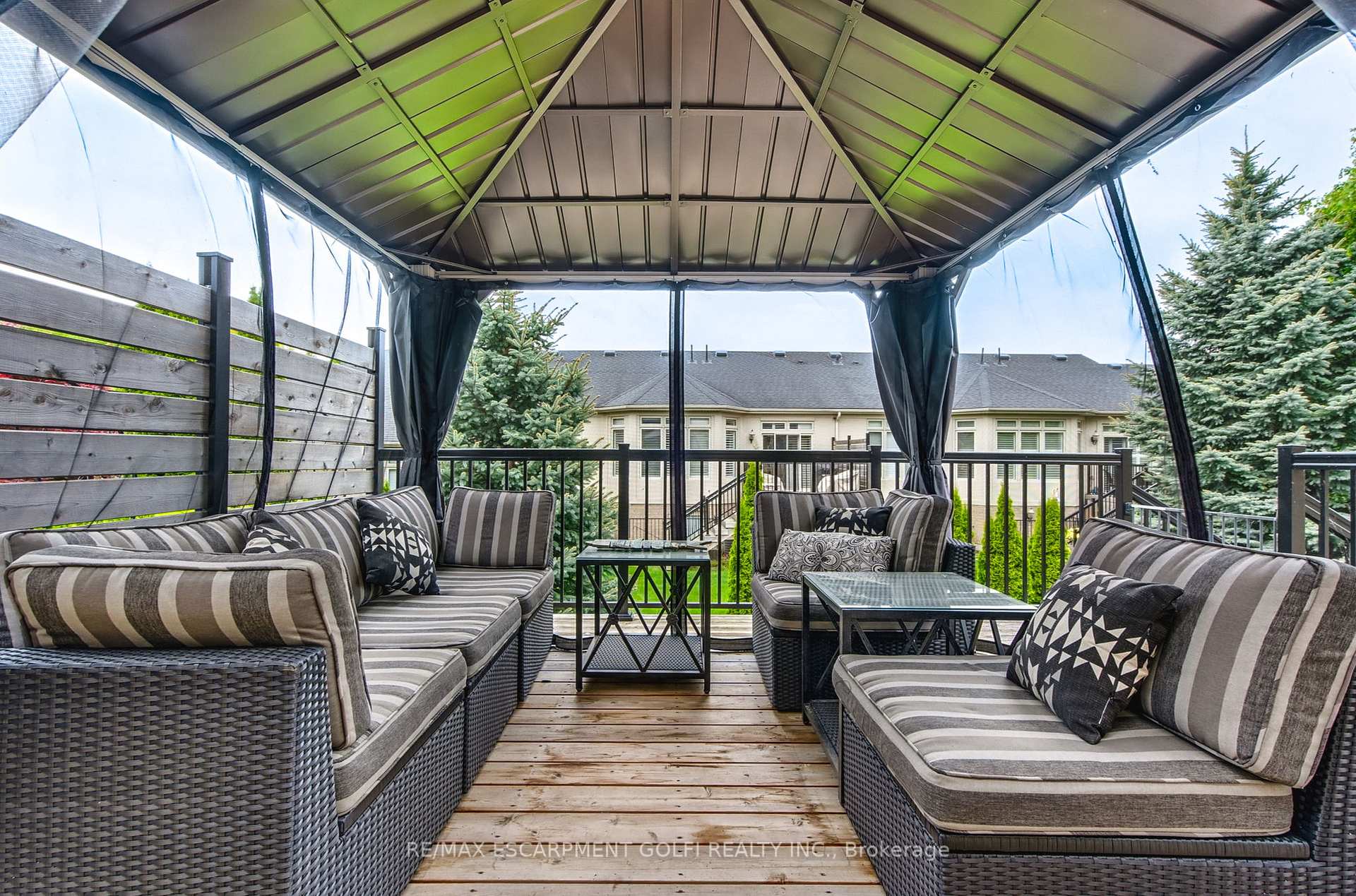Photo 35 of Unit 16, 35 Scullers Way, St. Catharines, Martindale Pond — HOMEH