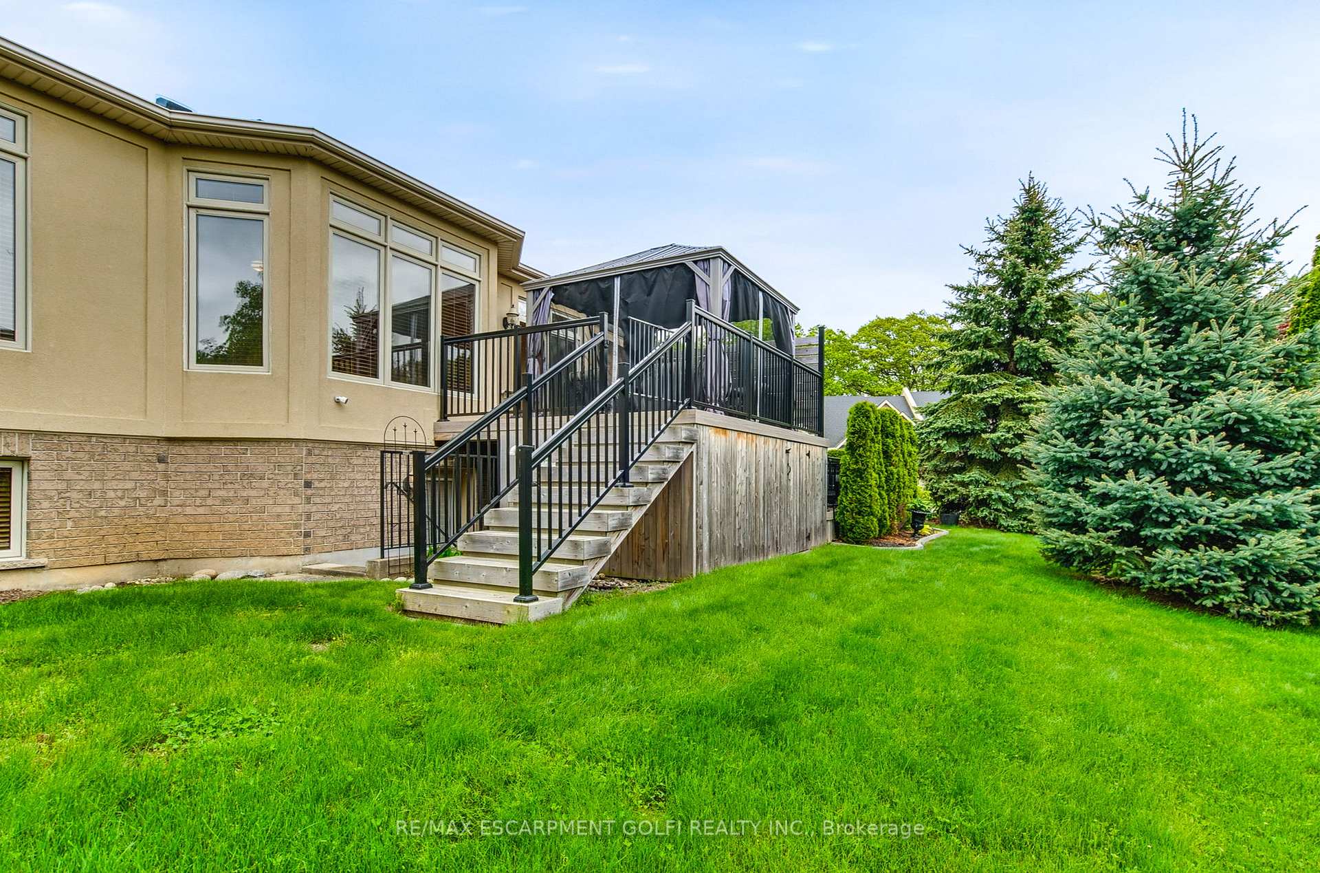 Photo 40 of Unit 16, 35 Scullers Way, St. Catharines, Martindale Pond — HOMEH