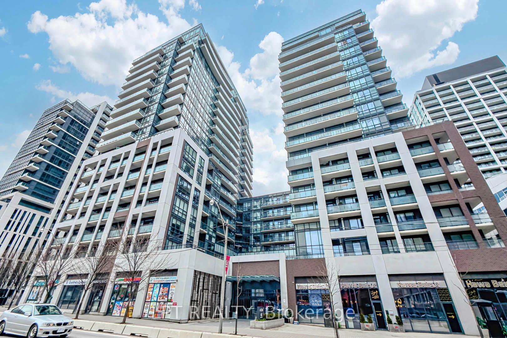 Front of Unit 2112, 460 Adelaide Street E