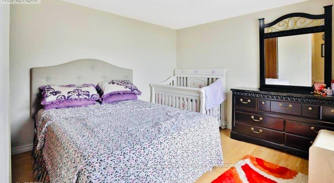 Photo 2 of Unit 18, 1300 Upper Ottawa Street, Hamilton, Quinndale — HOMEH