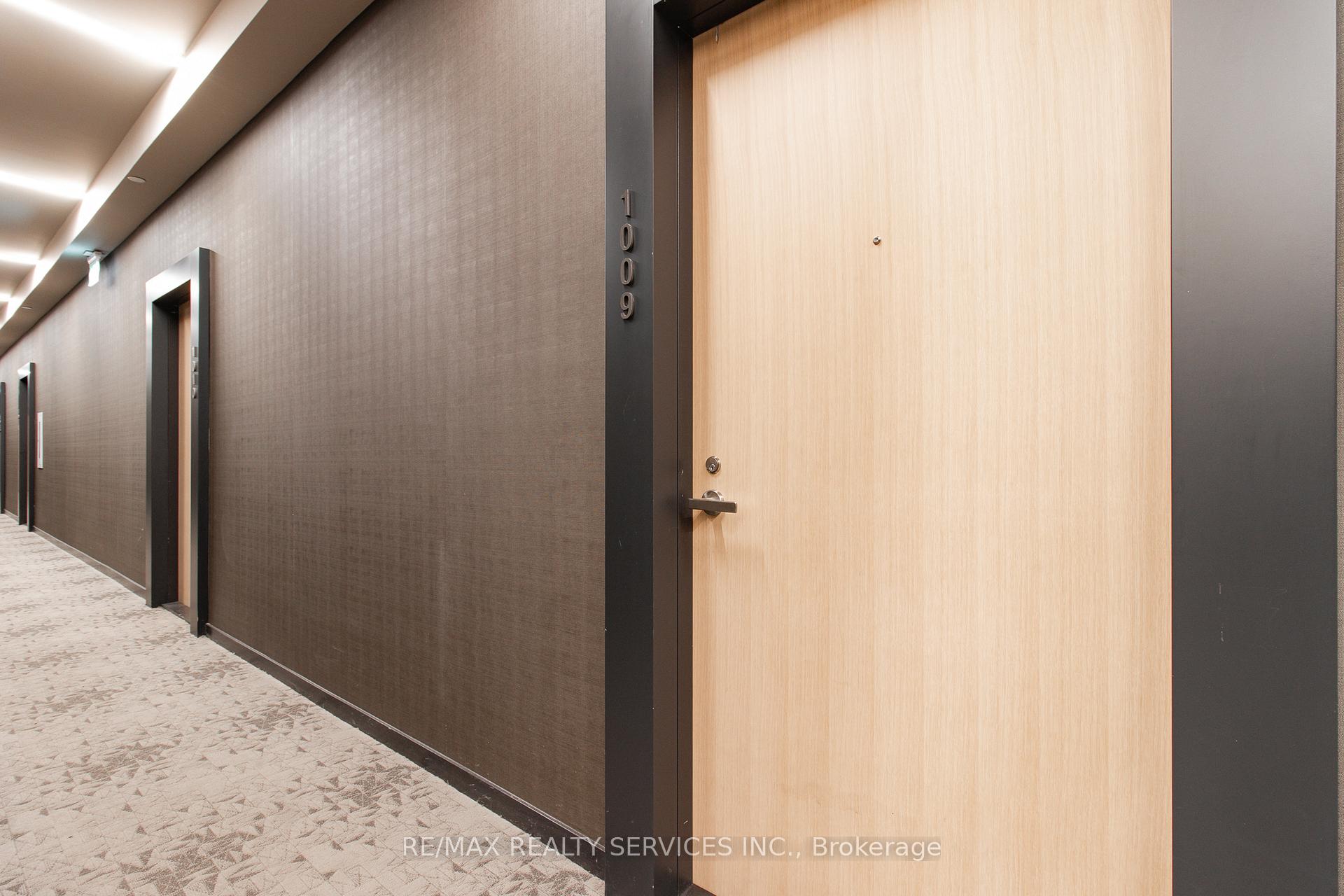 Photo 3 of Unit 1009, 5 Soudan Avenue, Toronto, Mount Pleasant West — HOMEH