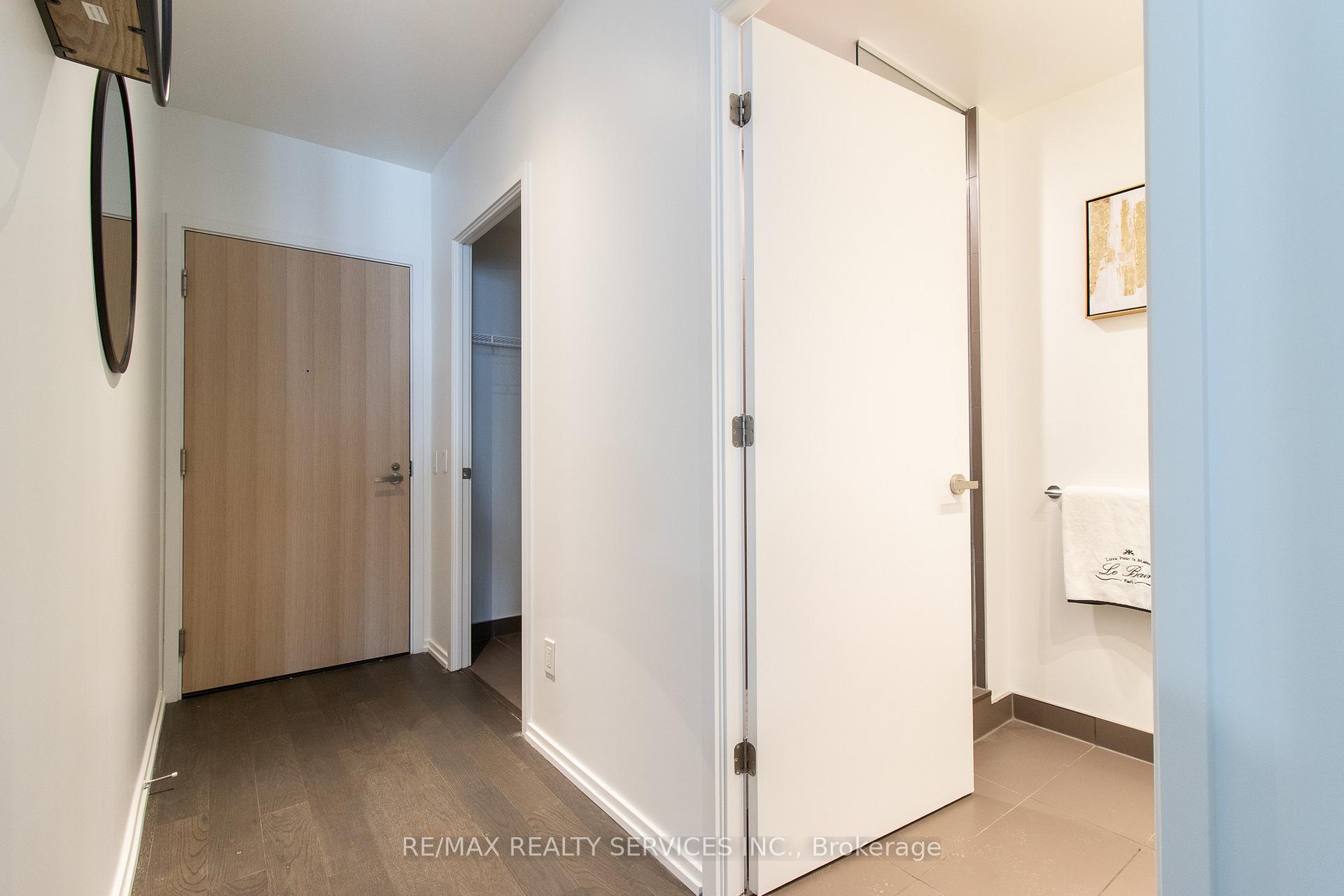 Photo 4 of Unit 1009, 5 Soudan Avenue, Toronto, Mount Pleasant West — HOMEH