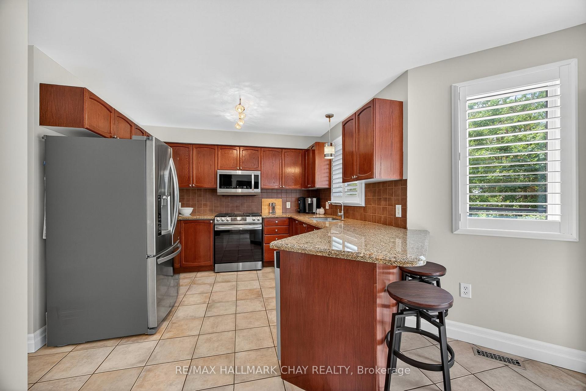 Photo 8 of 32 Holly Meadow Road, Barrie, Holly — HOMEH