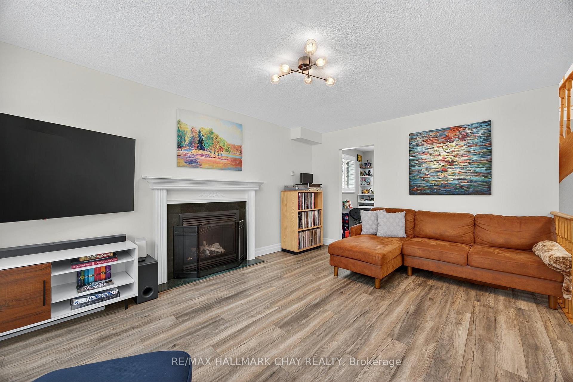 Photo 12 of 32 Holly Meadow Road, Barrie, Holly — HOMEH