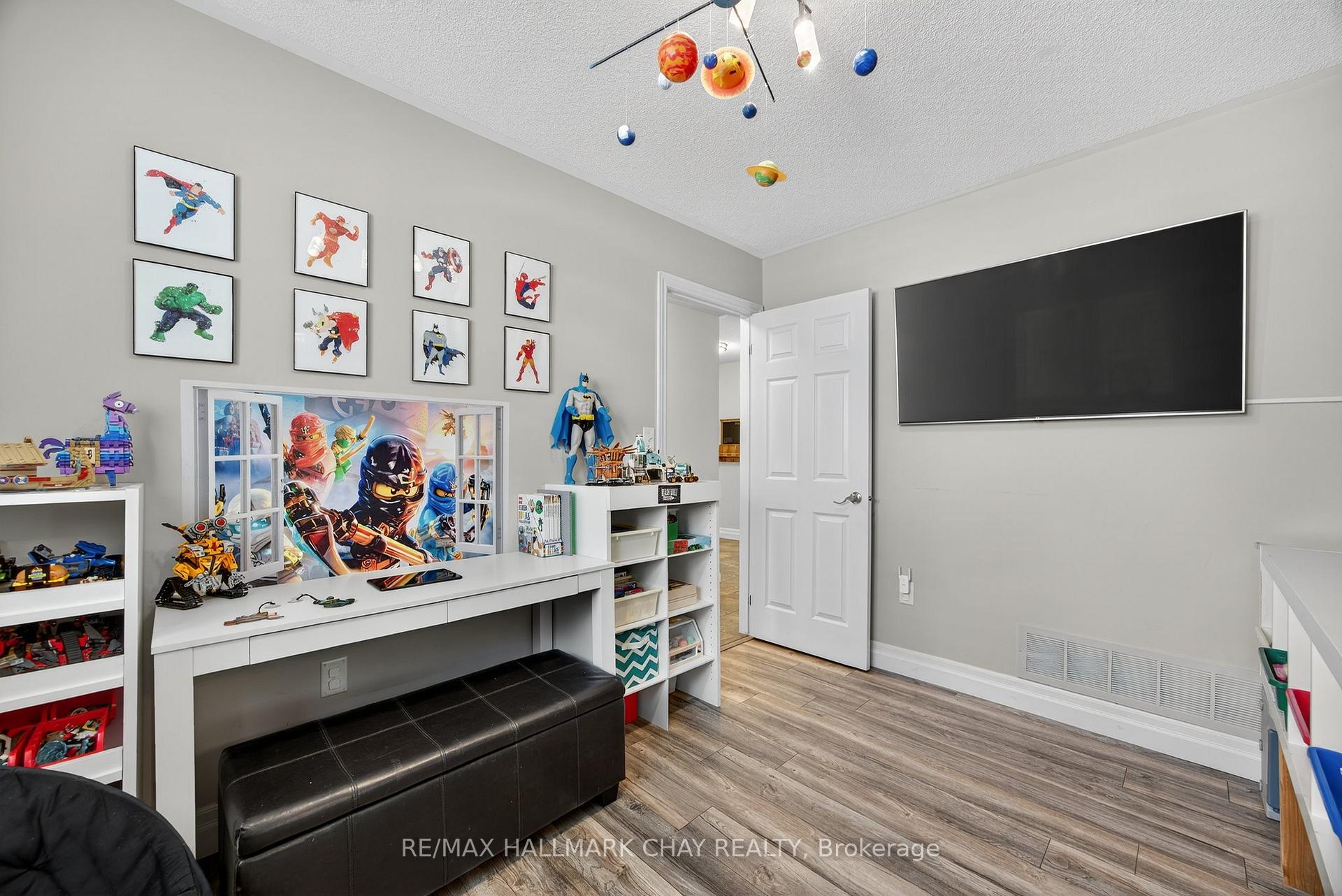 Photo 13 of 32 Holly Meadow Road, Barrie, Holly — HOMEH