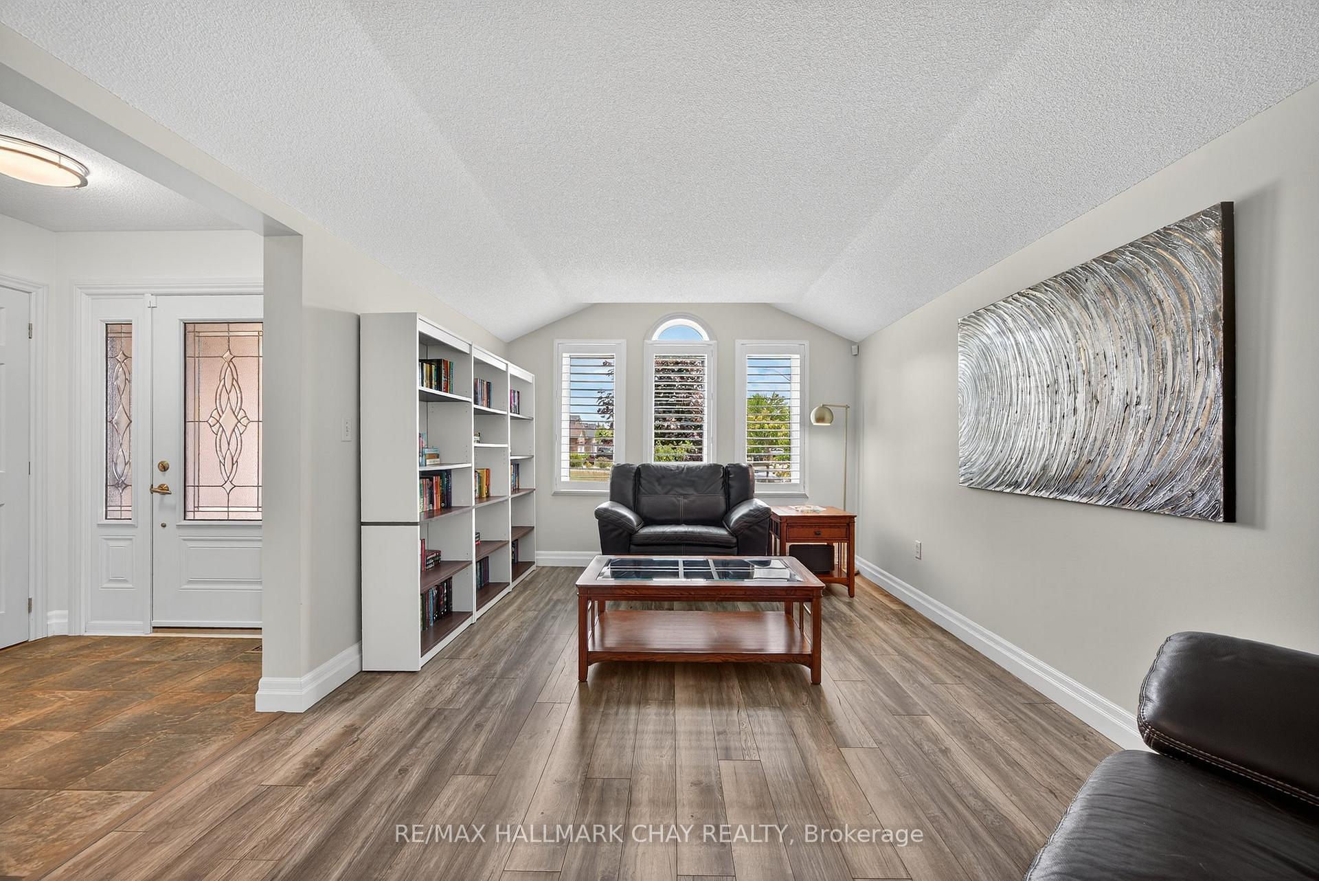 Photo 15 of 32 Holly Meadow Road, Barrie, Holly — HOMEH