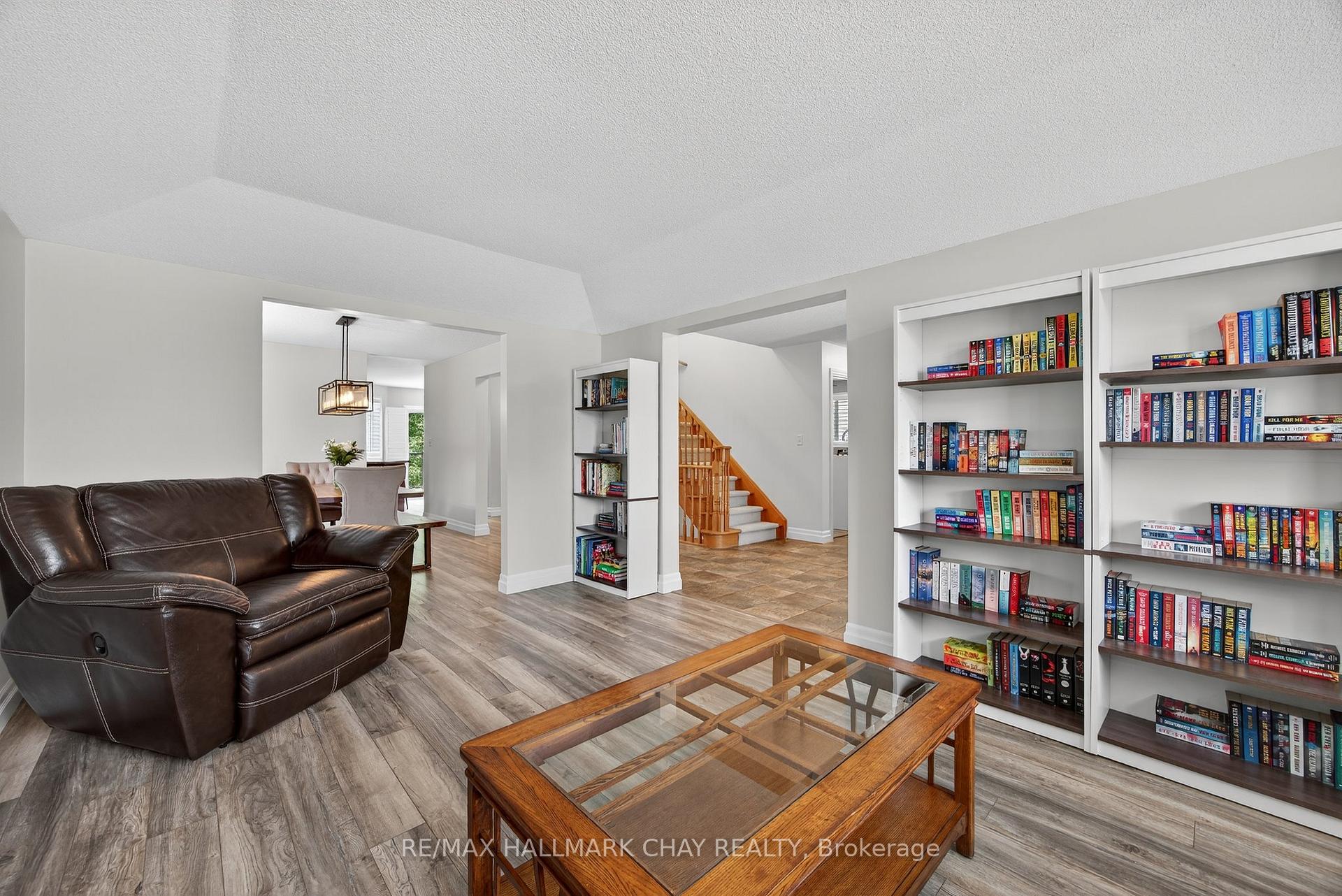 Photo 16 of 32 Holly Meadow Road, Barrie, Holly — HOMEH