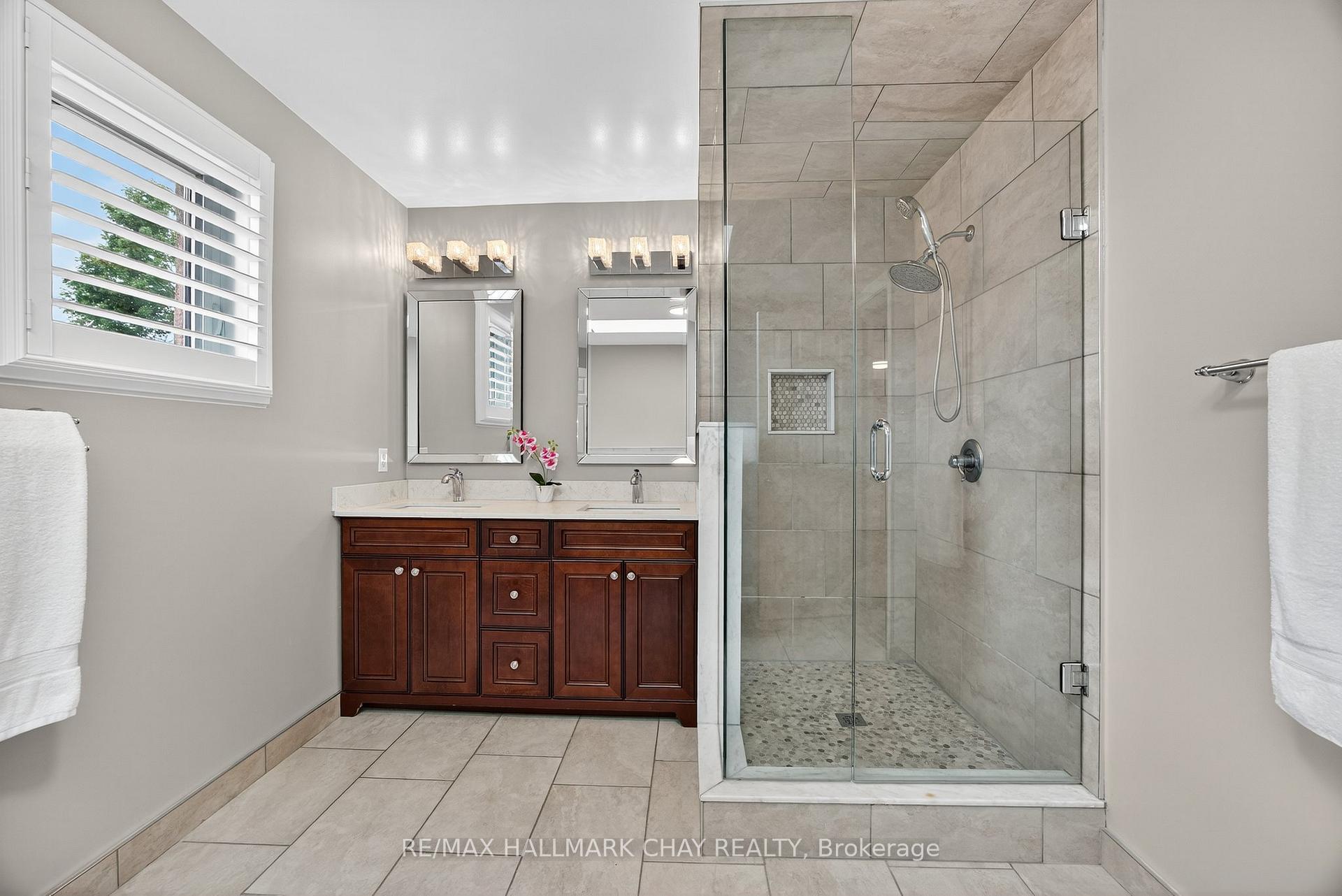 Photo 24 of 32 Holly Meadow Road, Barrie, Holly — HOMEH