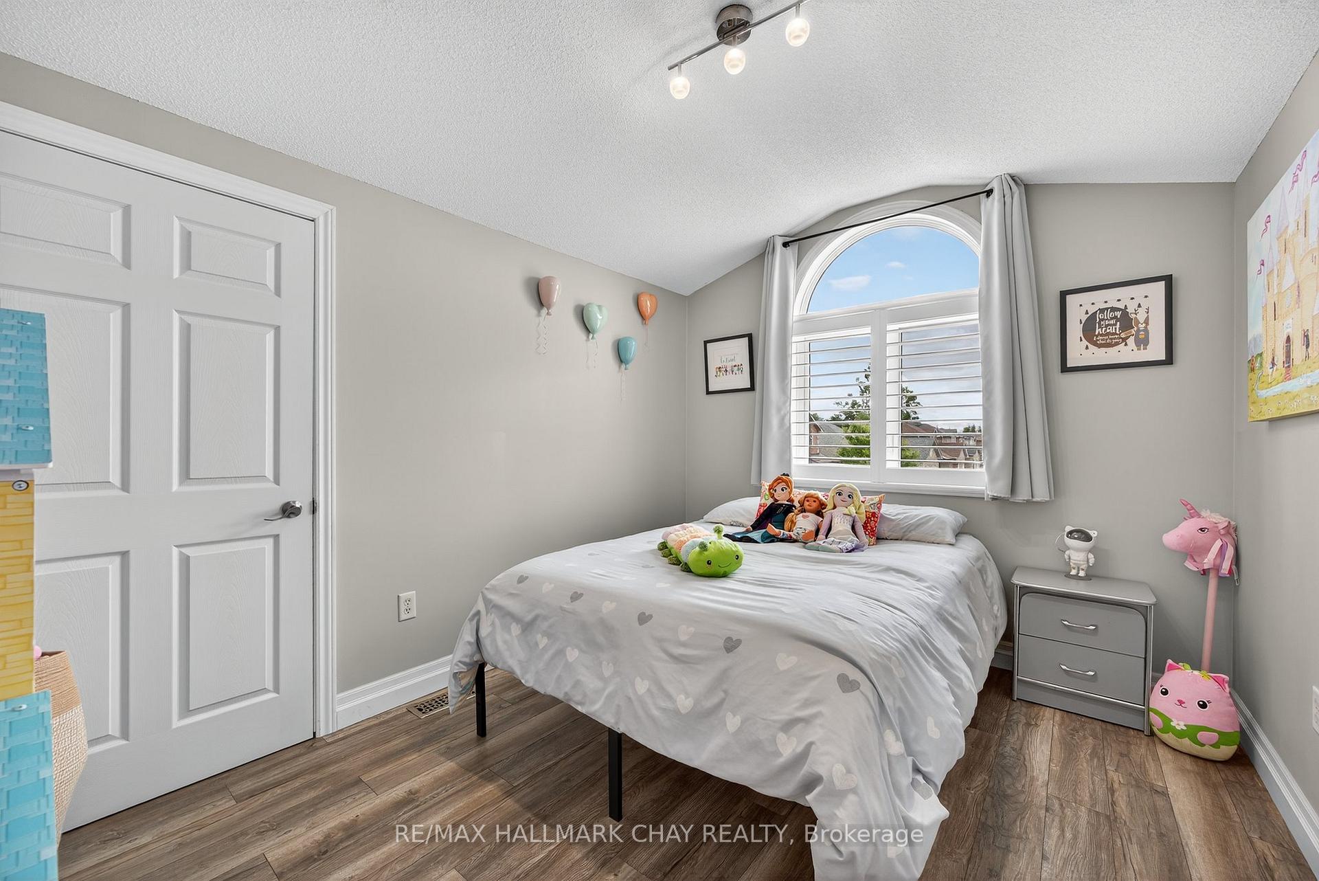 Photo 28 of 32 Holly Meadow Road, Barrie, Holly — HOMEH