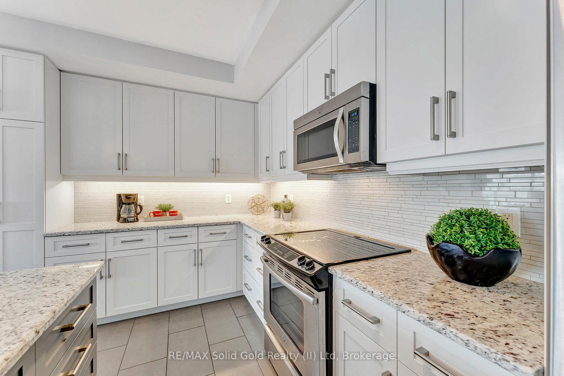Photo 10 of Unit 1109, 160 Macdonell Street, Guelph, Downtown — HOMEH