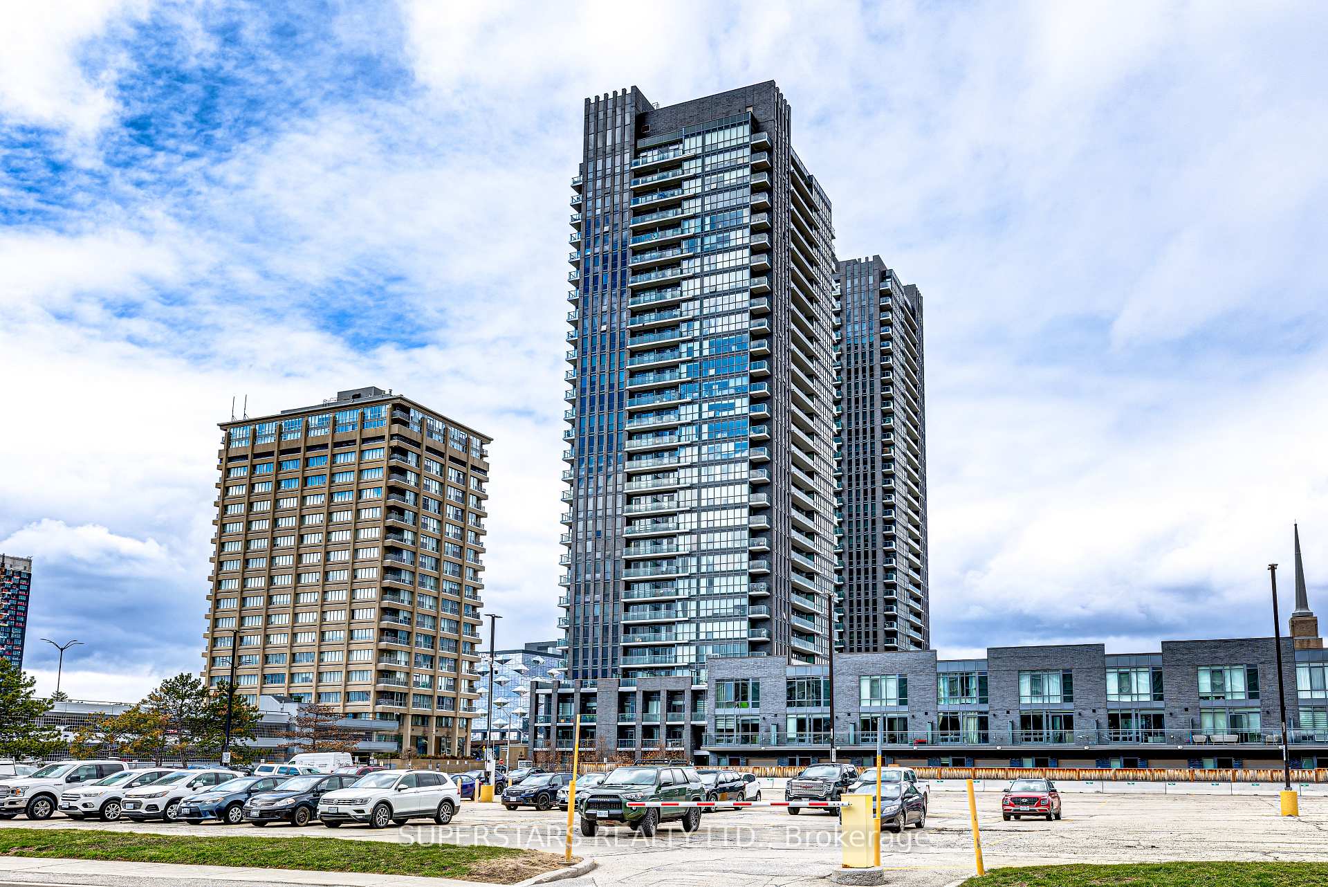 Front of Unit 509, 2 Sonic Way