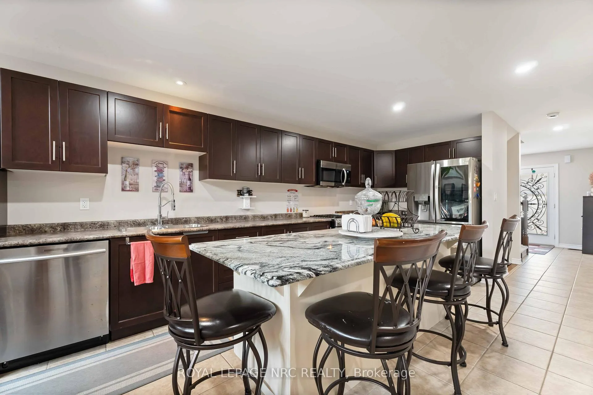 Photo 9 of Unit 10, 77 Avery Crescent, St. Catharines, Oakdale — HOMEH