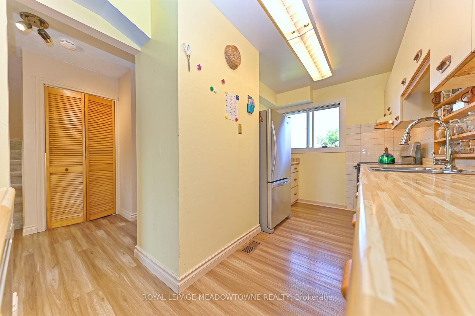 Photo 5 of 4 Greenfield Square, Brampton, Northgate — HOMEH