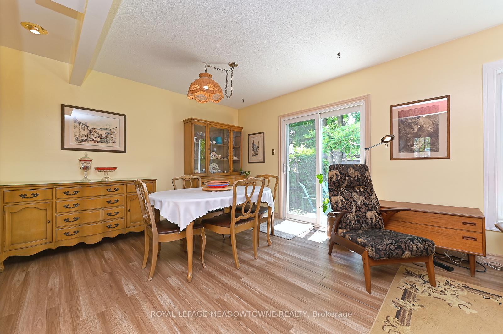 Photo 6 of 4 Greenfield Square, Brampton, Northgate — HOMEH