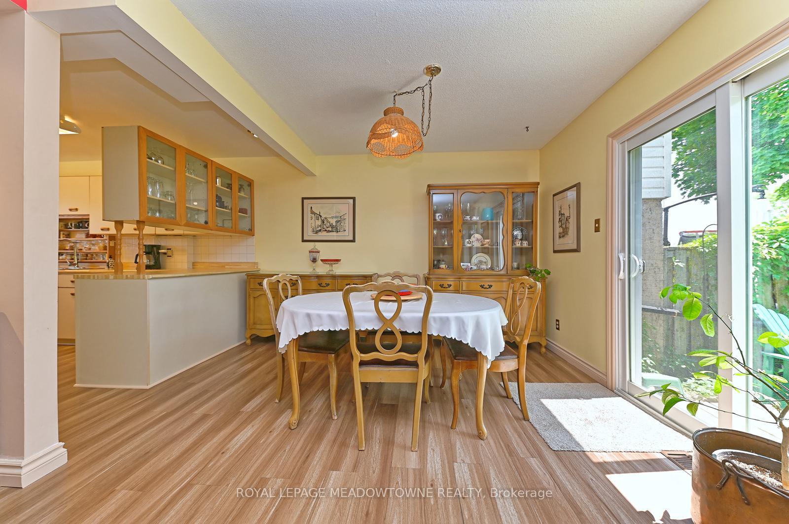 Photo 7 of 4 Greenfield Square, Brampton, Northgate — HOMEH