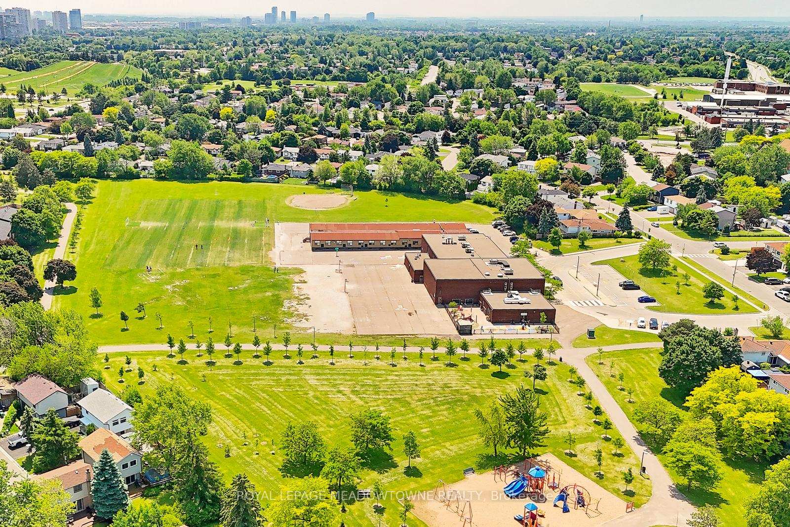 Photo 33 of 4 Greenfield Square, Brampton, Northgate — HOMEH