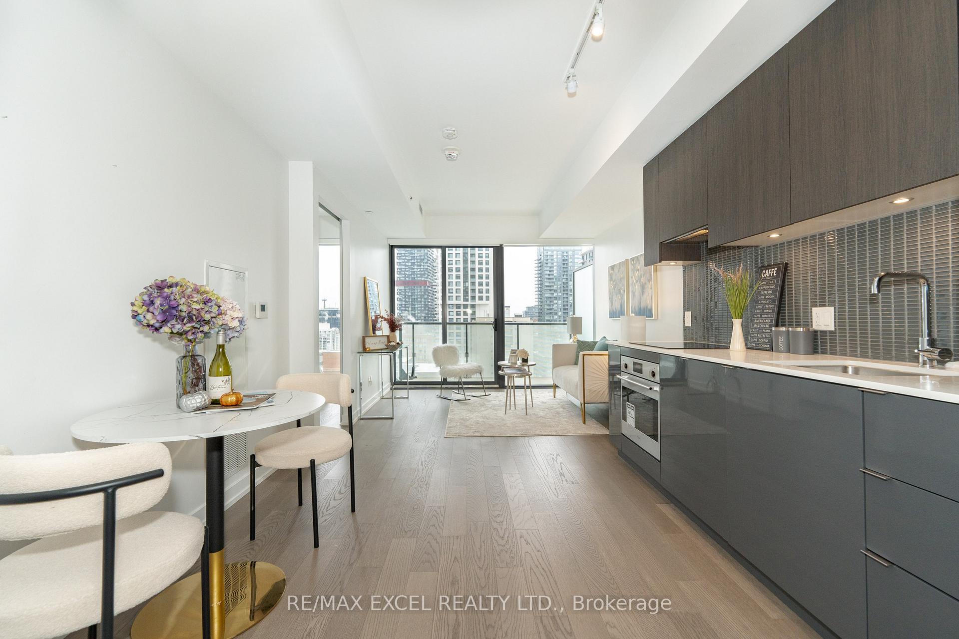 Photo 7 of Unit 1913, 161 Roehampton Avenue, Toronto, Mount Pleasant West — HOMEH