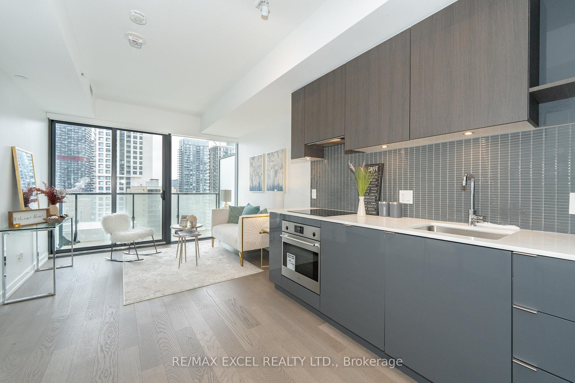 Photo 8 of Unit 1913, 161 Roehampton Avenue, Toronto, Mount Pleasant West — HOMEH