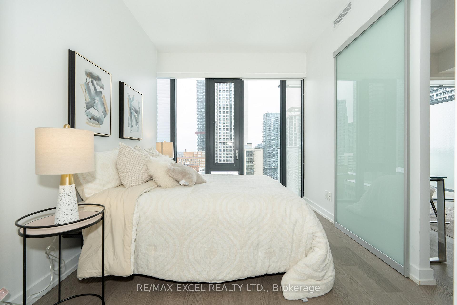 Photo 19 of Unit 1913, 161 Roehampton Avenue, Toronto, Mount Pleasant West — HOMEH