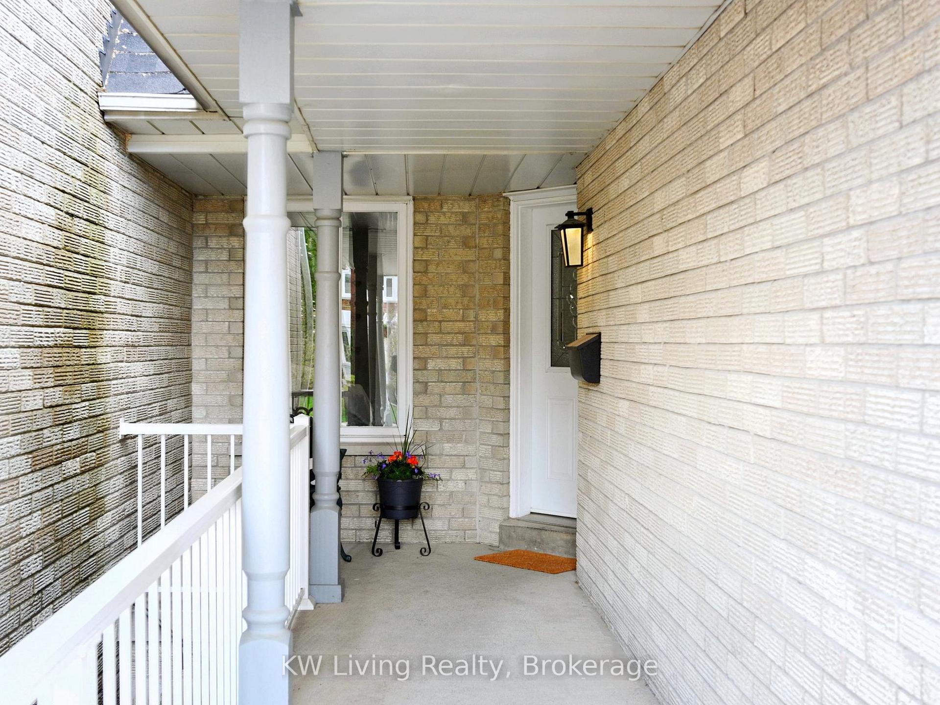 Photo 2 of 8 Gill Crescent, Ajax, Central West — HOMEH