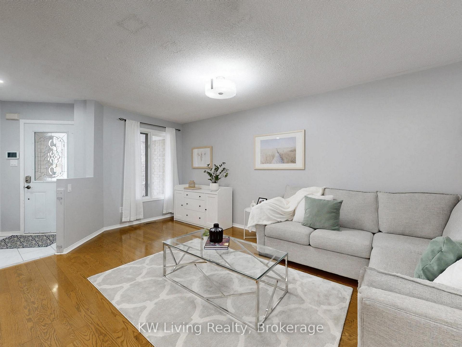 Photo 5 of 8 Gill Crescent, Ajax, Central West — HOMEH
