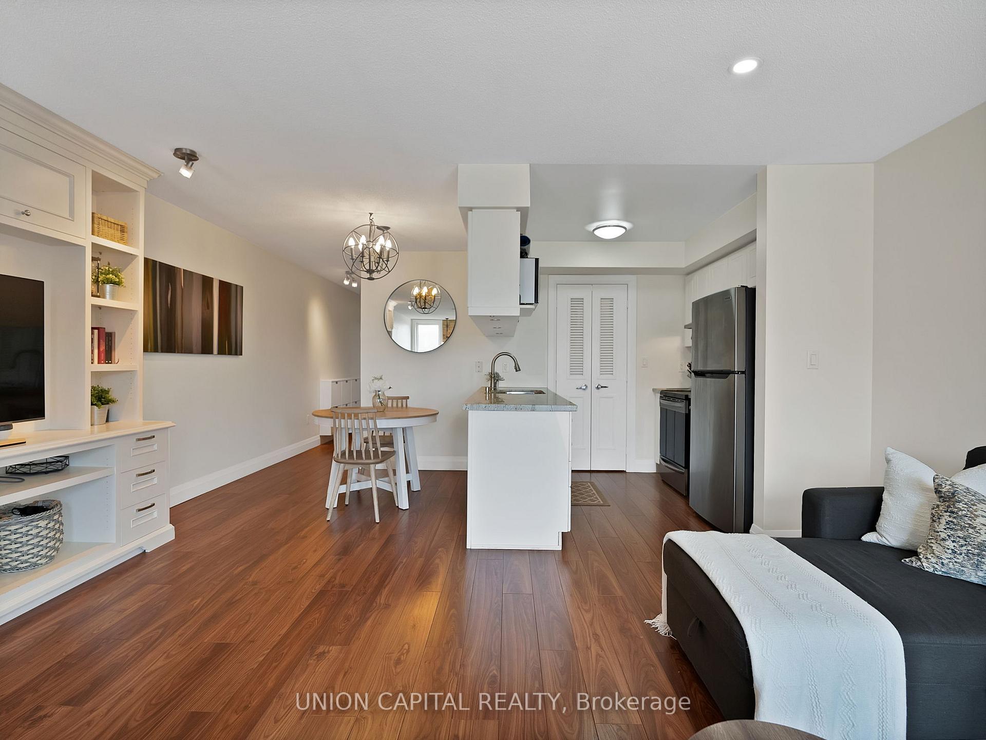 Photo 6 of Unit 302, 72 Aerodrome Crescent, Toronto, Leaside — HOMEH