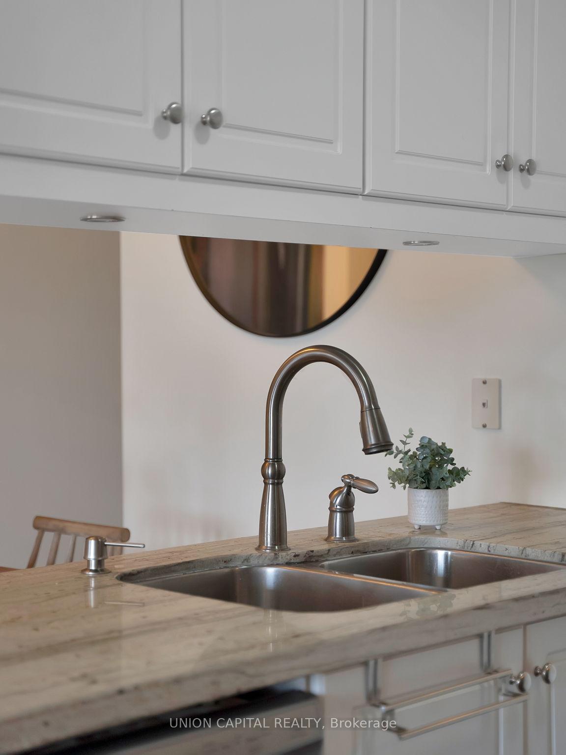 Photo 13 of Unit 302, 72 Aerodrome Crescent, Toronto, Leaside — HOMEH