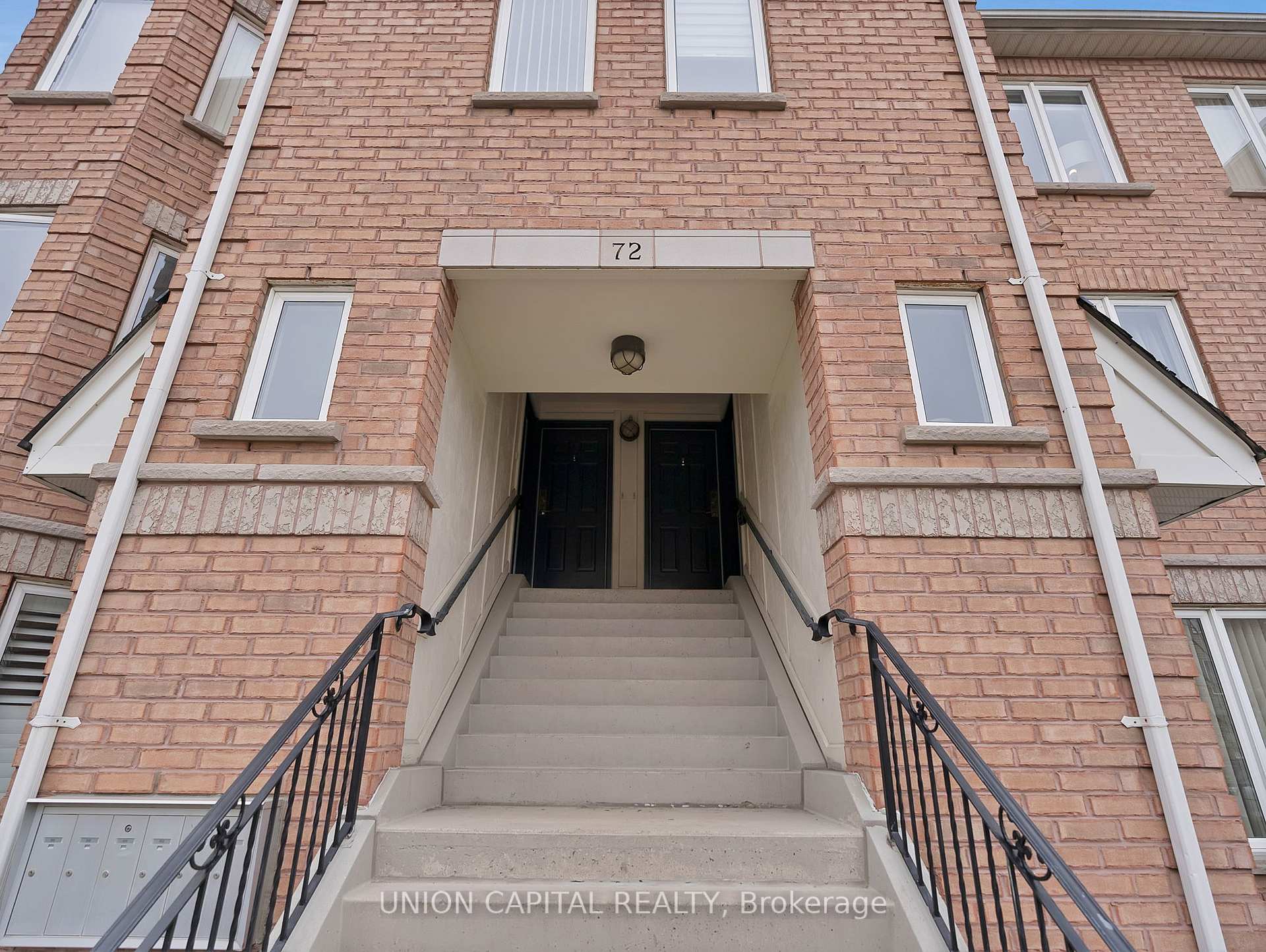 Photo 37 of Unit 302, 72 Aerodrome Crescent, Toronto, Leaside — HOMEH