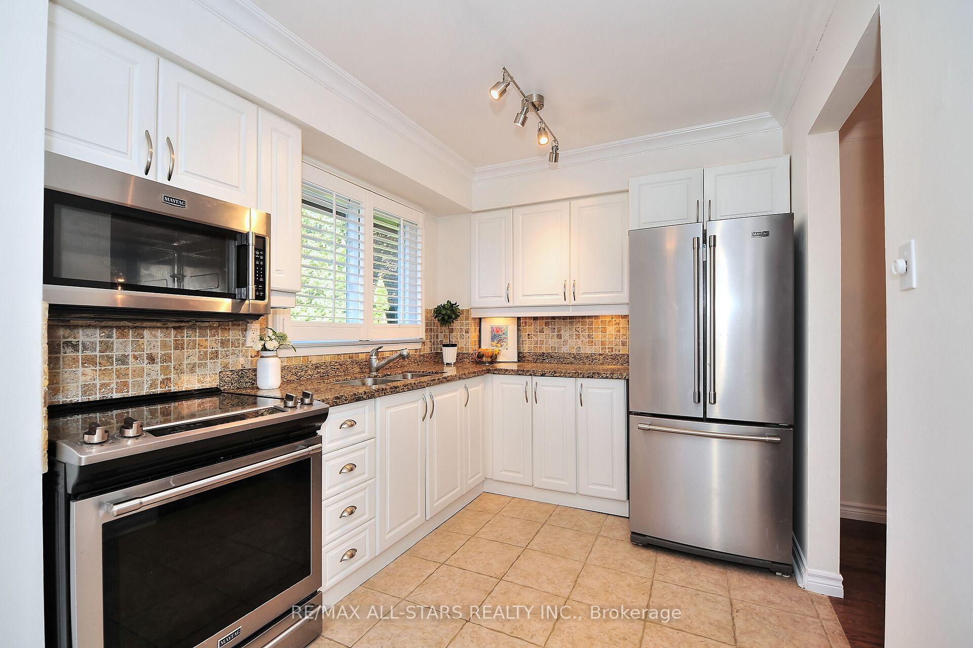Photo 31 of Unit 30, 30 Ashglen Way, Markham, Unionville — HOMEH
