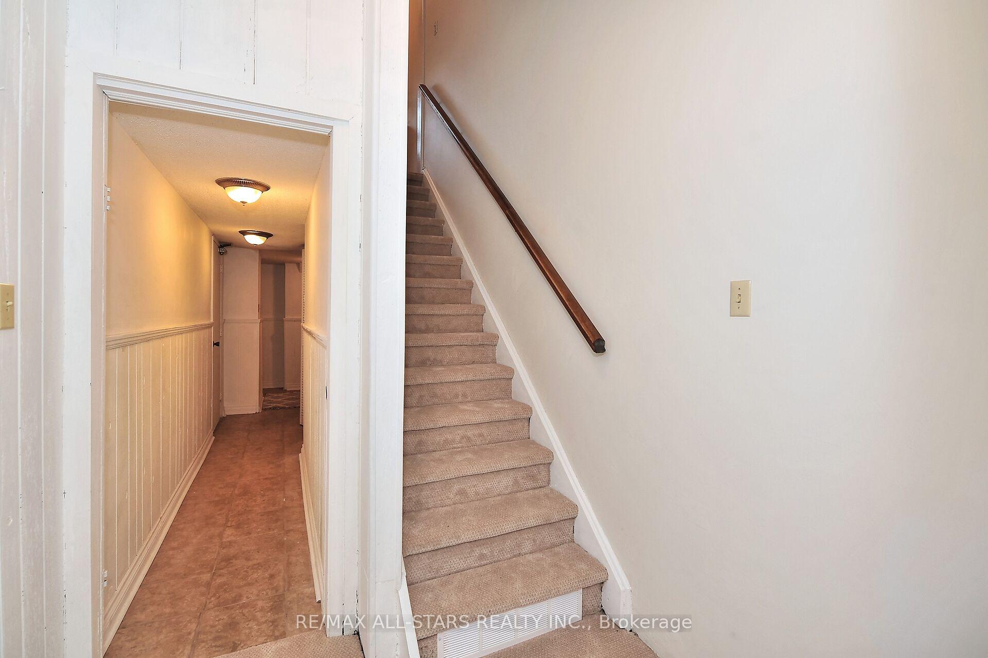 Photo 39 of Unit 30, 30 Ashglen Way, Markham, Unionville — HOMEH