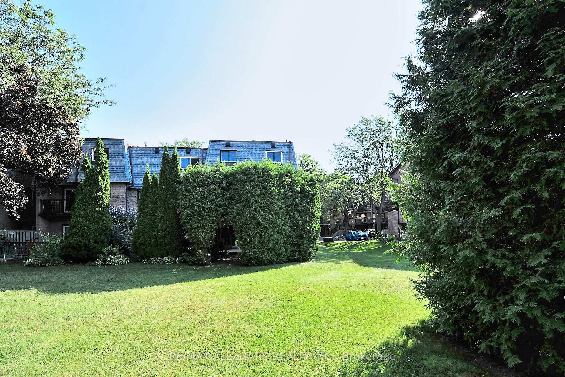 Photo 46 of Unit 30, 30 Ashglen Way, Markham, Unionville — HOMEH