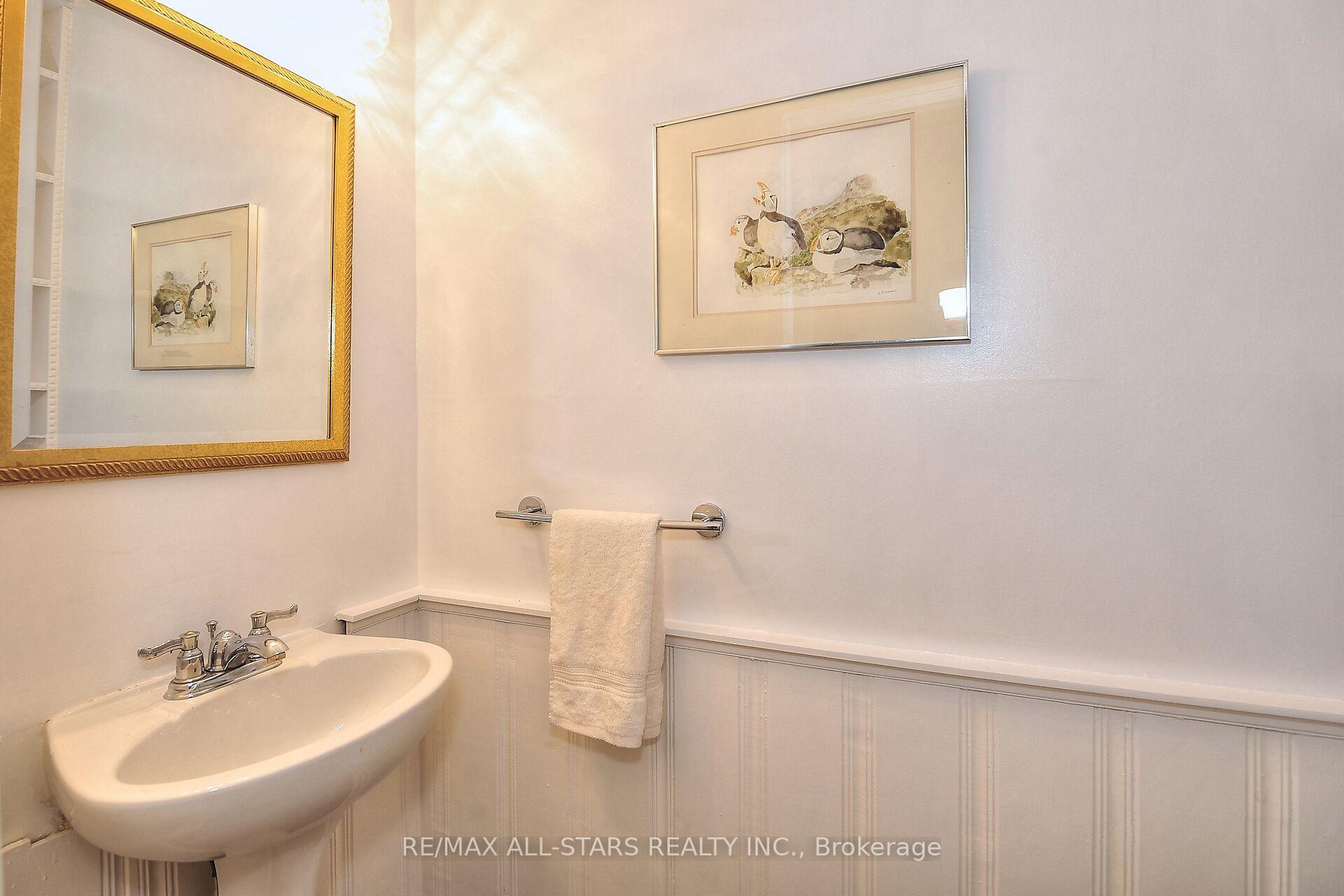 Photo 13 of Unit 30, 30 Ashglen Way, Markham, Unionville — HOMEH