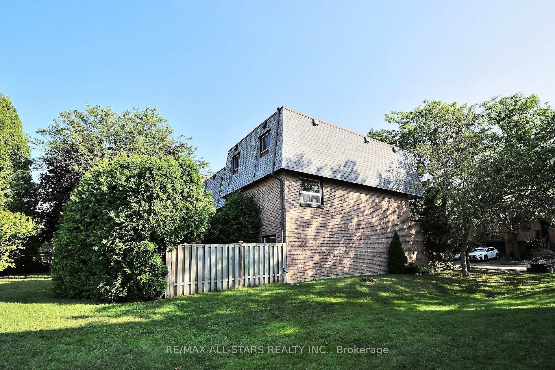 Photo 51 of Unit 30, 30 Ashglen Way, Markham, Unionville — HOMEH