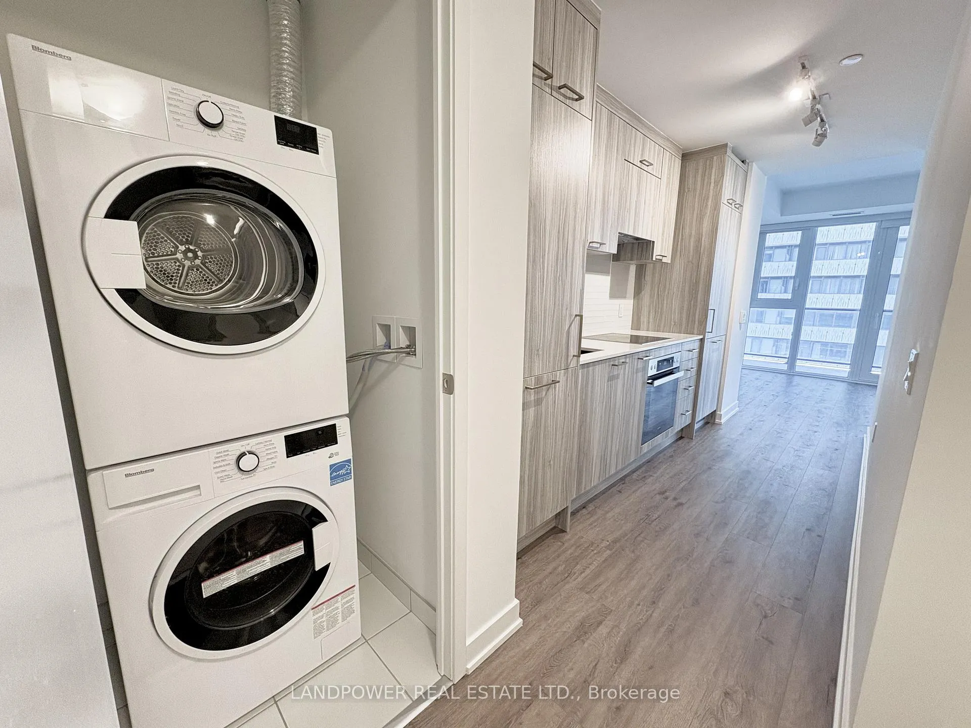 Photo 4 of Unit 2302, 634 Church Street, Toronto, Church-Yonge Corridor — HOMEH