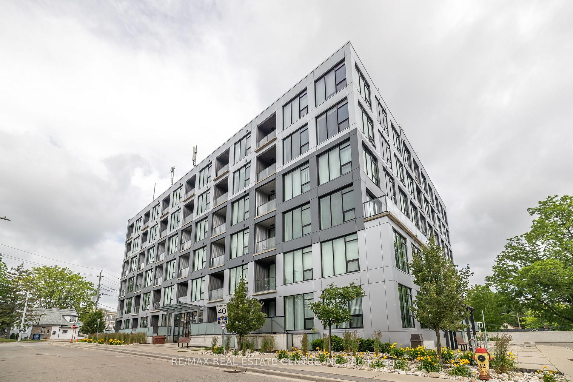 Front of Unit 412, 690 King Street W