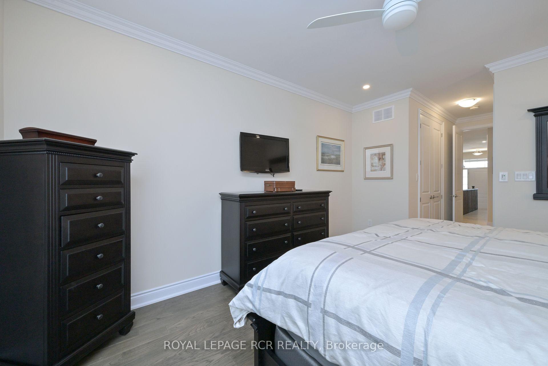 Photo 36 of 3 Assunta Garden, New Tecumseth, Alliston — HOMEH