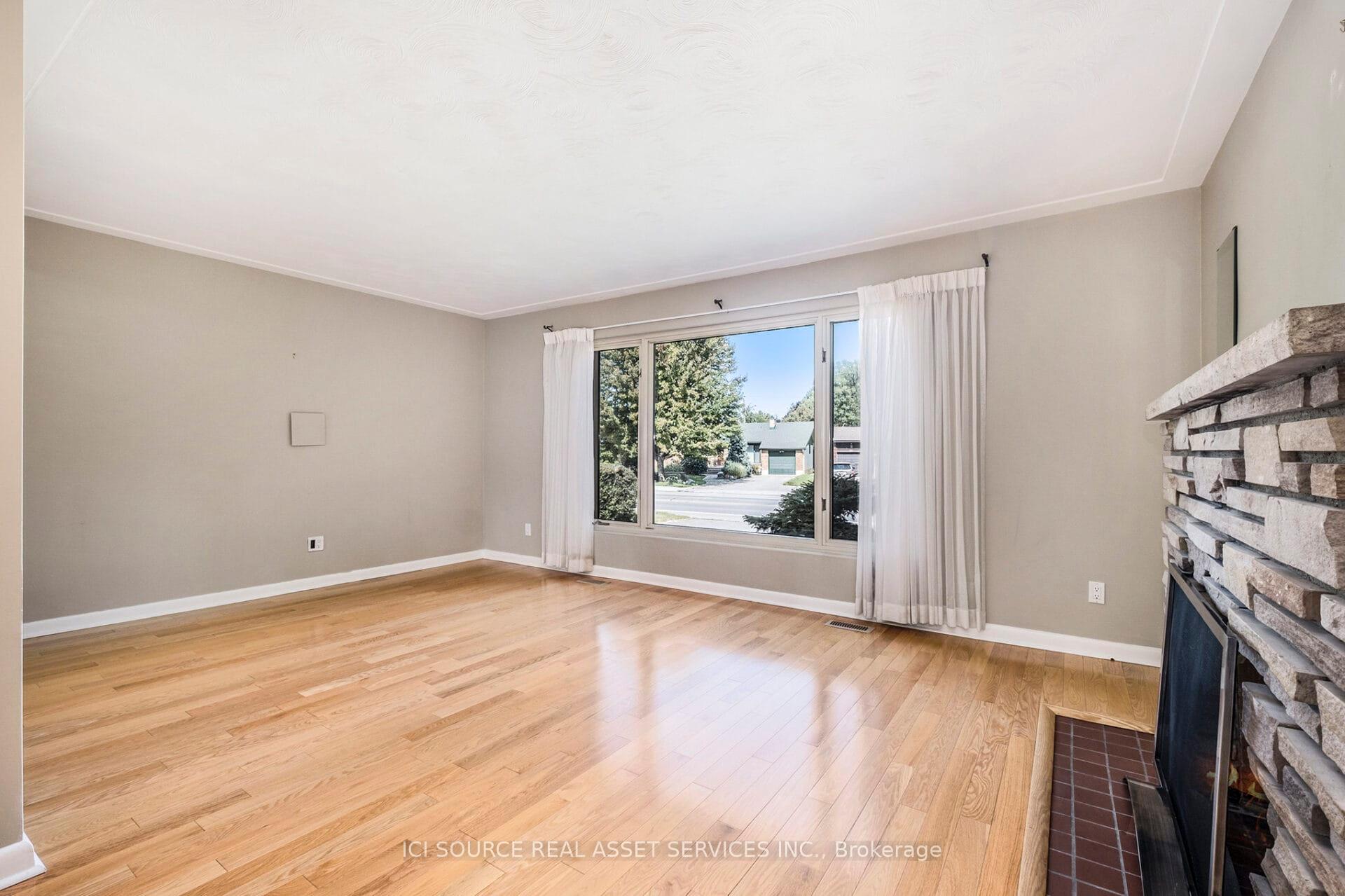 Photo 5 of 710 Sherbourne Road, Ottawa, Carlingwood — HOMEH
