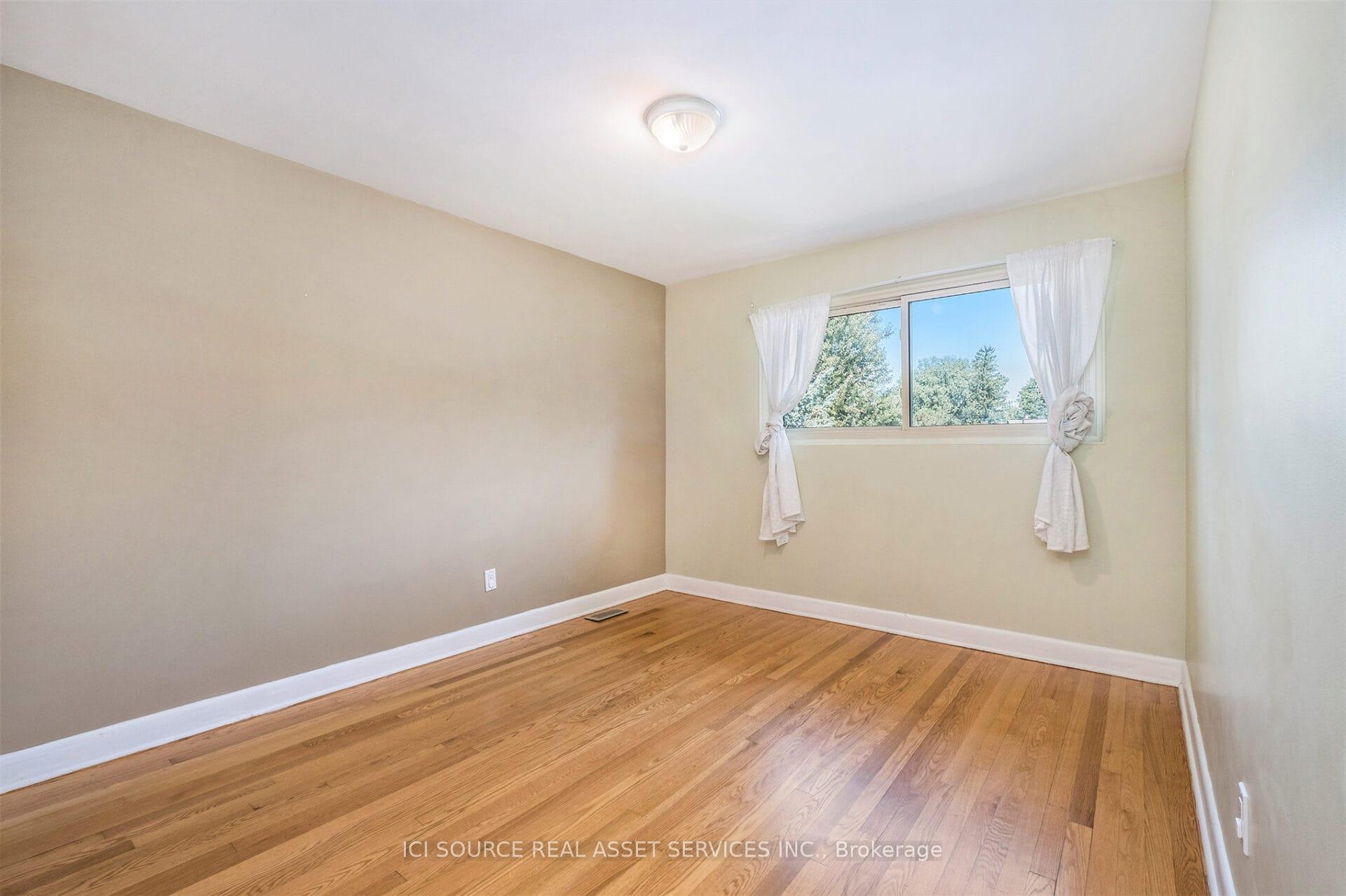 Photo 10 of 710 Sherbourne Road, Ottawa, Carlingwood — HOMEH