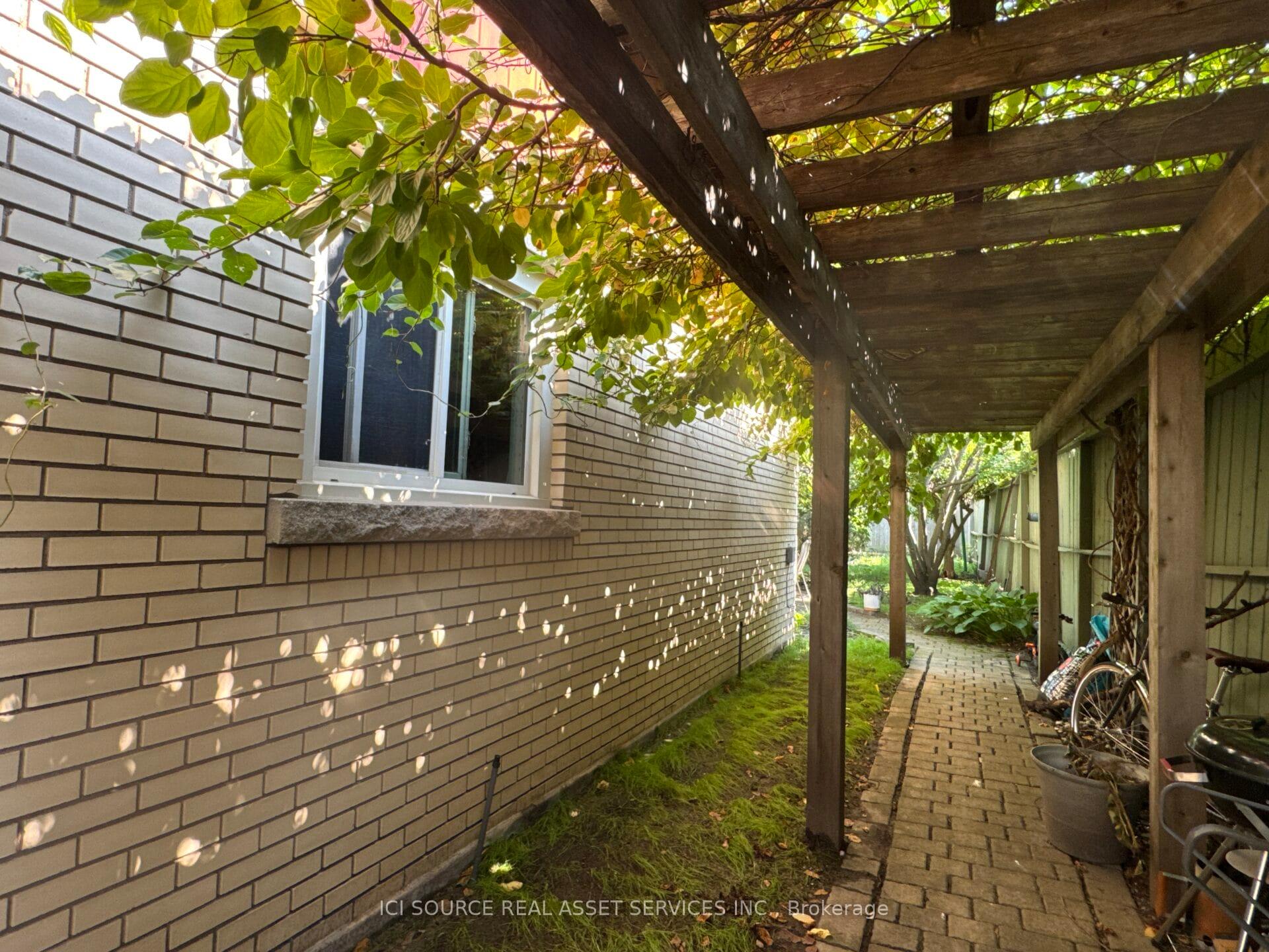 Photo 17 of 710 Sherbourne Road, Ottawa, Carlingwood — HOMEH