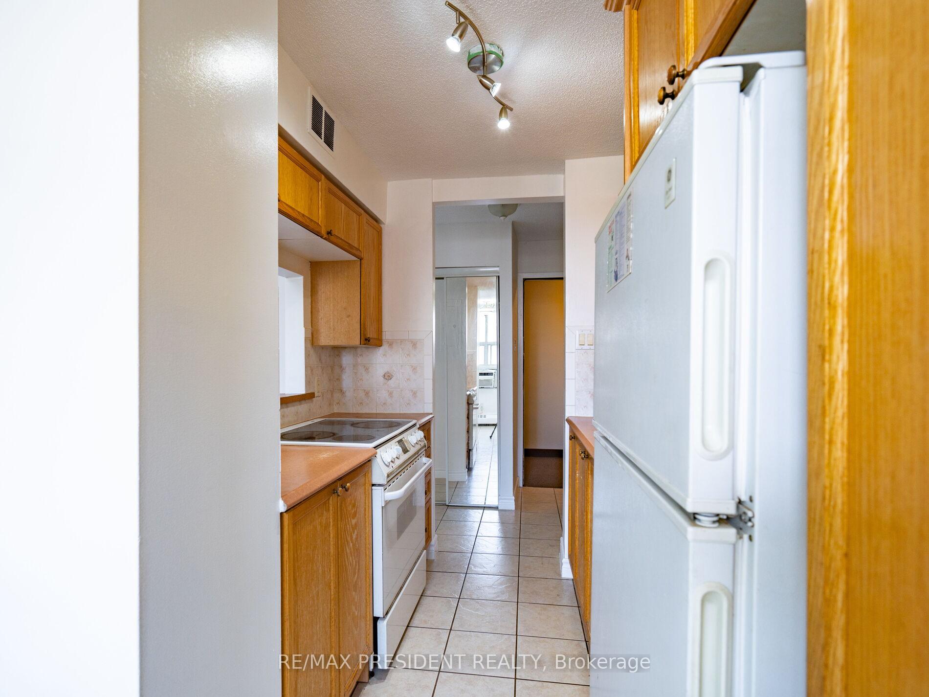 Photo 24 of Unit 701, 1950 Main Street W, Hamilton, Ainslie Wood — HOMEH