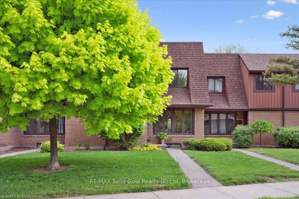 Photo 2 of 104 Kingswood Drive, Kitchener — HOMEH