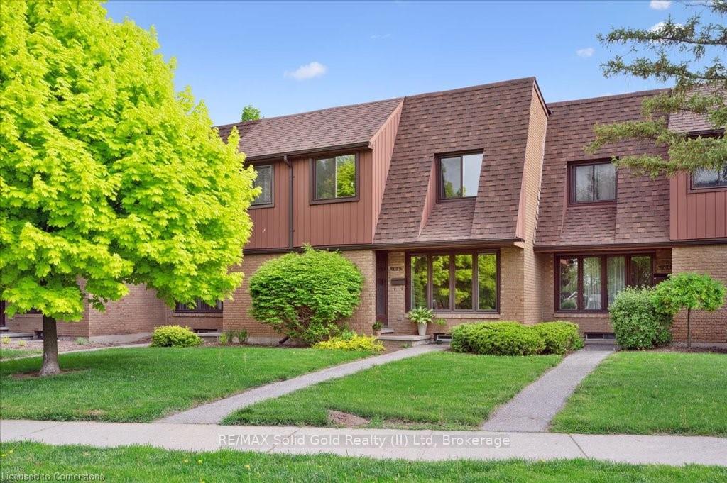Photo 3 of 104 Kingswood Drive, Kitchener — HOMEH