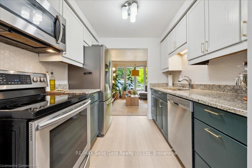 Photo 12 of 104 Kingswood Drive, Kitchener — HOMEH