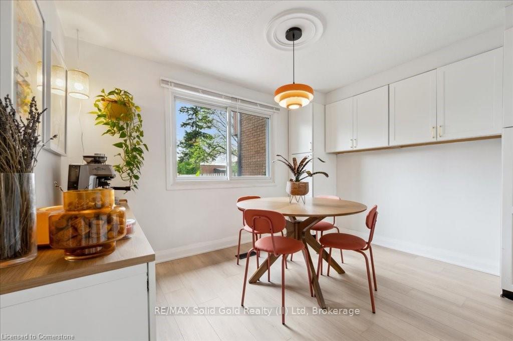 Photo 15 of 104 Kingswood Drive, Kitchener — HOMEH