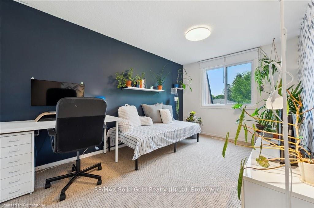 Photo 19 of 104 Kingswood Drive, Kitchener — HOMEH
