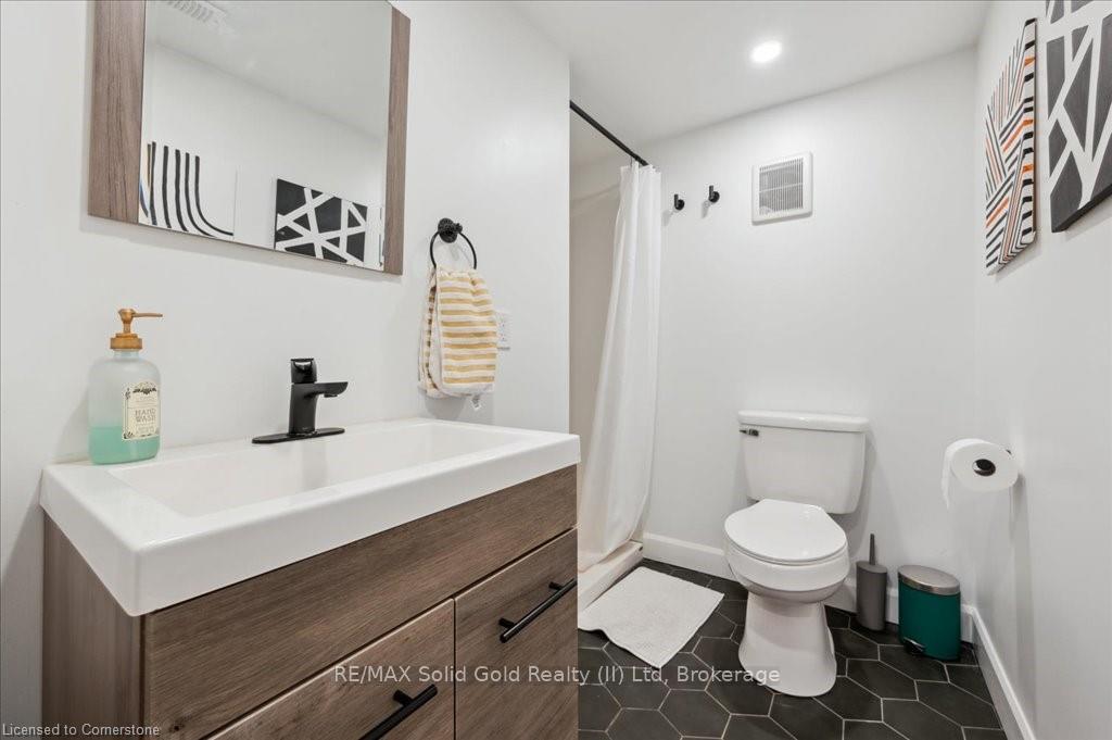 Photo 28 of 104 Kingswood Drive, Kitchener — HOMEH